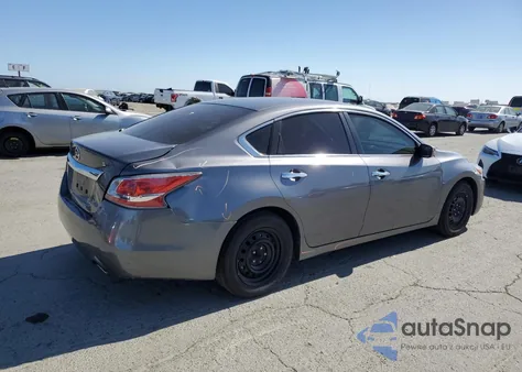2015 Nissan Altima 2.5 z USA, uszkodzony, nr VIN 1N4AL3AP8FN317518